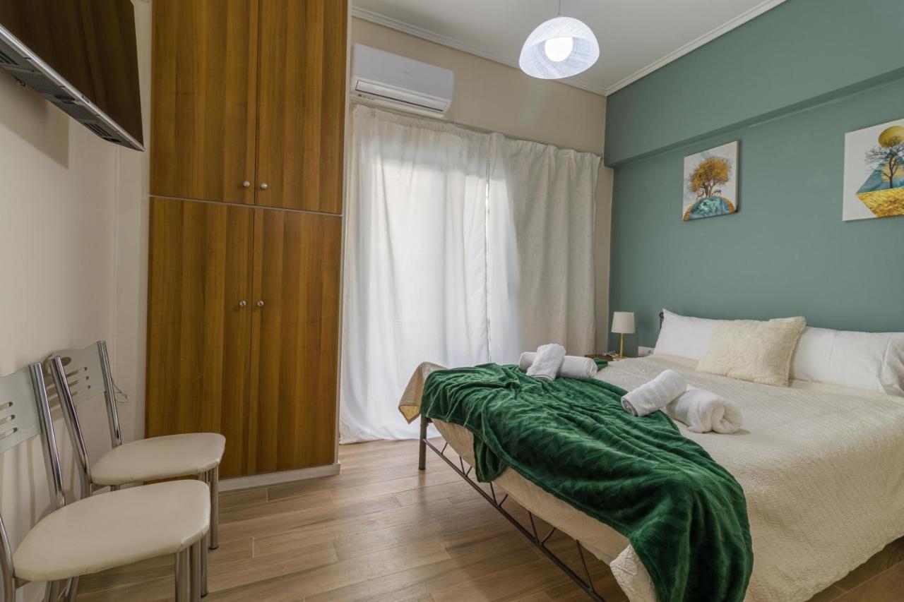 Couples Retreat, Fully Equipped Studio/ Loutraki Beachアパートメント エクステリア 写真