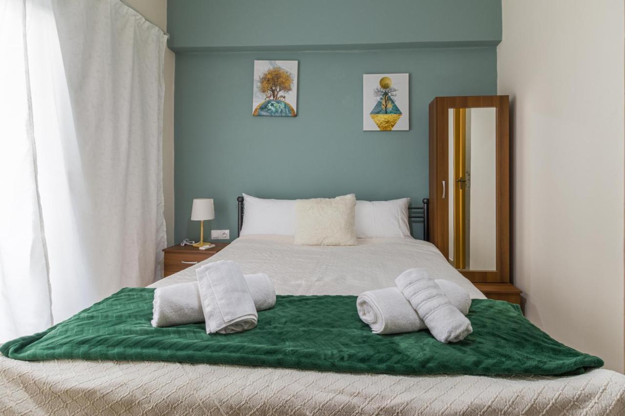 Couples Retreat, Fully Equipped Studio/ Loutraki Beachアパートメント エクステリア 写真